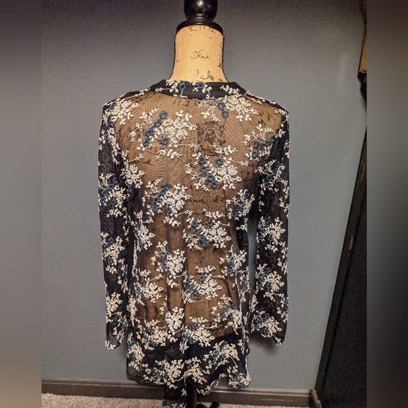 Speechless, Women's S, Black Sheer long sleeve blouse, with blue/white floral - Picture 4 of 7